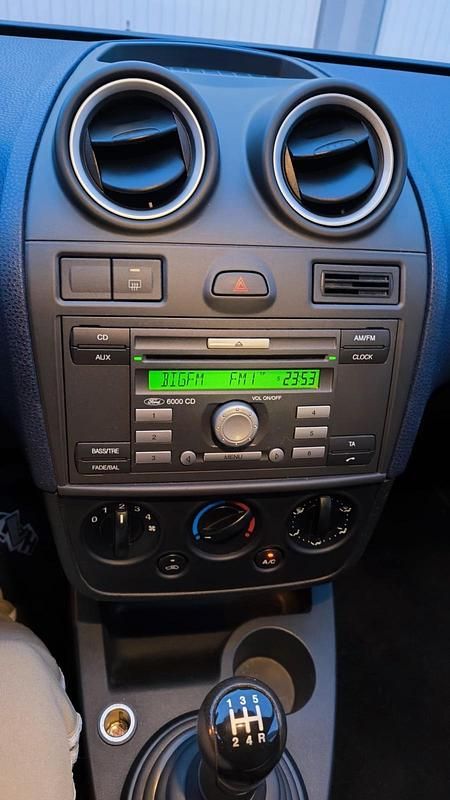 Gebraucht Ford Fiesta 60 PS (44 kW) 2007 Blau Kleinwagen