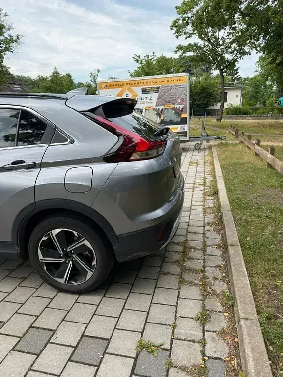 Gebraucht Mitsubishi Eclipse Cross Plus 188 PS (138 kW) 2022 Grau SUV