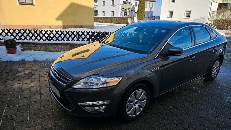 Gebraucht Ford Mondeo 163 PS (119 kW) 2010 Grau Limousine