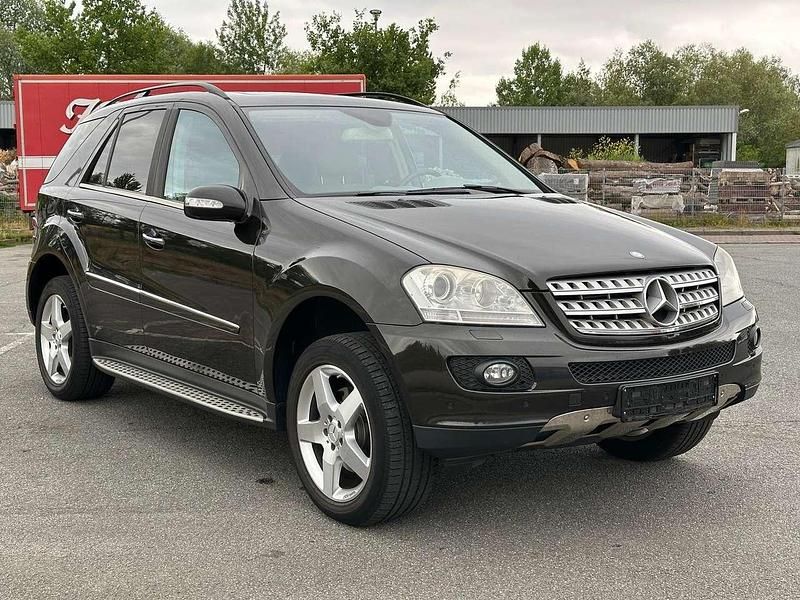Gebraucht Mercedes ML320 224 PS (164 kW) 2007 Schwarz SUV