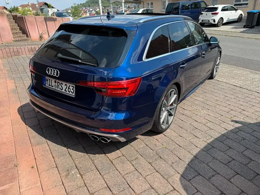 Gebraucht Audi S4 Sport 354 PS (260 kW) 2017 Blau Limousine