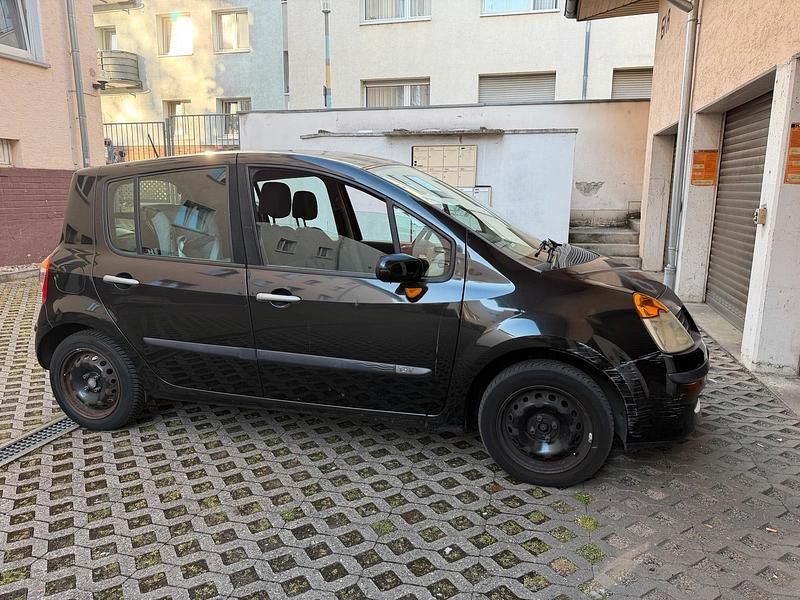 Second-hand Renault Modus 76 CP (55 kW) 2004 Negru Monovolum