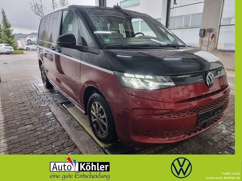 Gebraucht VW Multivan 150 PS (110 kW) 2023 Deep black perleffekt/ fortanarot Van