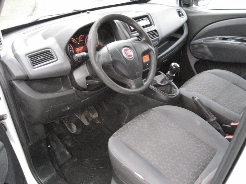 Gebraucht Fiat Doblò 101 PS (74 kW) 2013 Weiß Van / Kleinbus