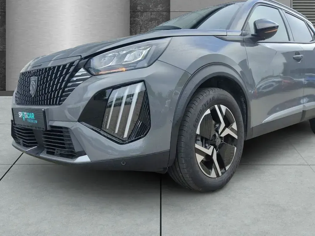 Gebraucht Peugeot 2008 Allure 131 PS (96 kW) 2025 Grau SUV
