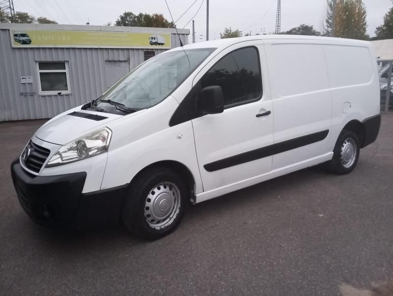 Weiß Gebraucht 2009 Fiat Scudo Van | 4.900 € - Bild 1/4