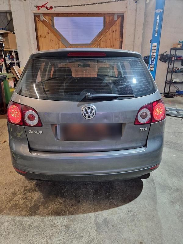 Gebraucht VW Golf 130 PS (95 kW) 2005 Grau Van / Kleinbus
