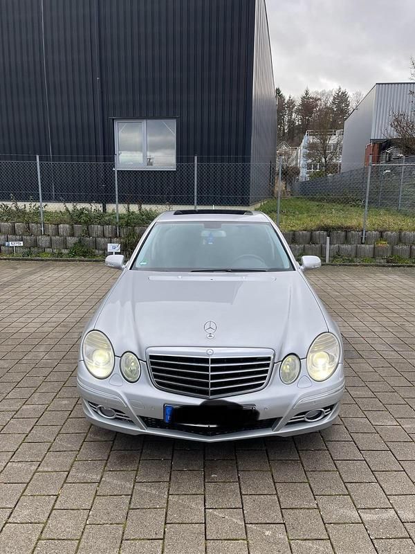 Gebraucht Mercedes E320 224 PS (164 kW) 2007 Silber Limousine