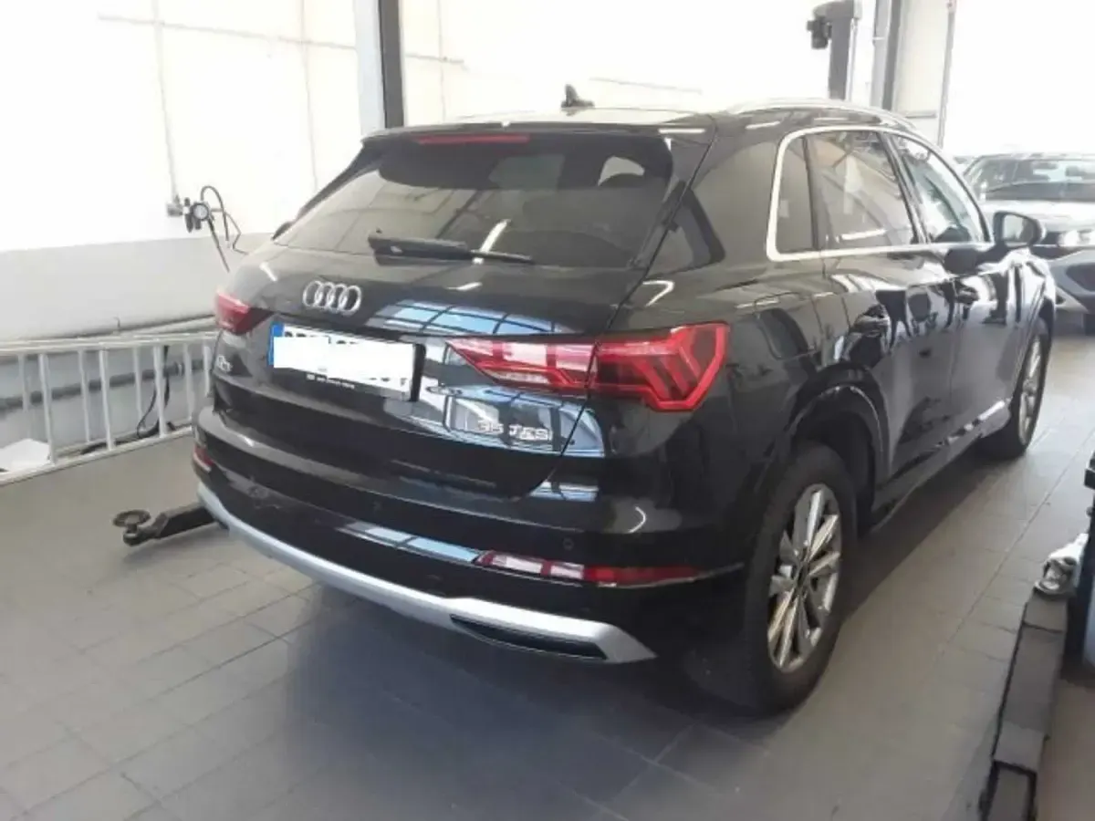 Gebraucht Audi Q3 Advanced 150 PS (110 kW) 2023 Schwarz SUV
