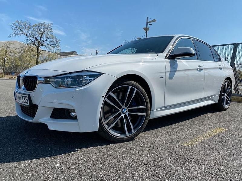 Weiß Gebraucht 2018 BMW 335 M Sport Limousine | 23.999 € (Superpreis) - Bild 1/4