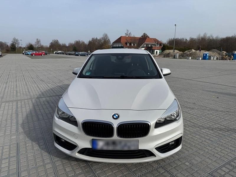 Gebraucht BMW 218 Active Tourer Advantage 136 PS (100 kW) 2017 Weiß Van / Kleinbus