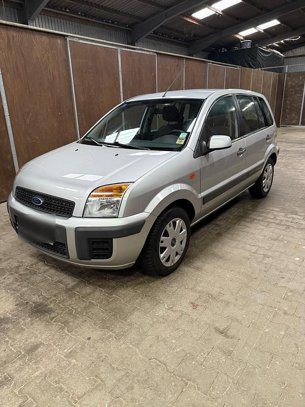 Gebraucht Ford Fusion 80 PS (58 kW) 2009 Silber Kleinwagen