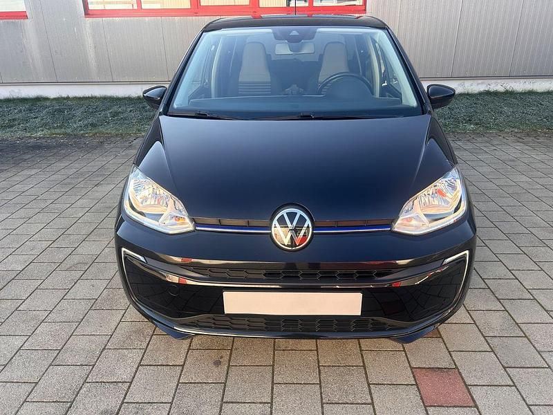 Second-hand VW e-up! 61 kW (83 CP) 2021 Negru Hatchback