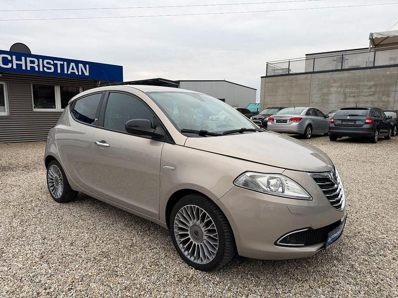 Gebraucht Lancia Ypsilon Platinum 86 PS (63 kW) 2011 Beige Kleinwagen