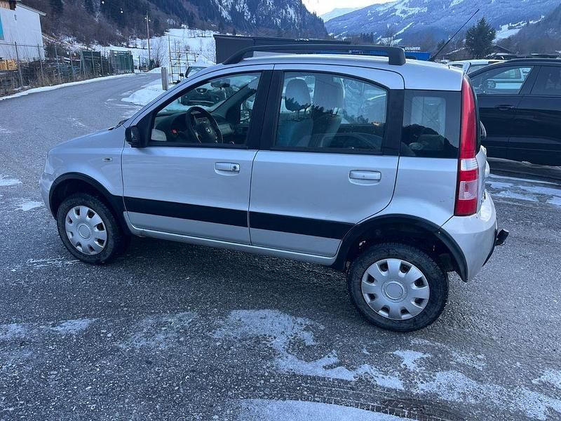 Gebraucht Fiat Panda 4x4 Climbing 60 PS (44 kW) 2009 Silber Kleinwagen