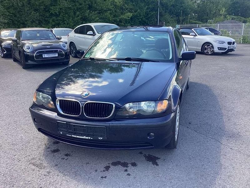 Orientblau metallic Gebraucht 2004 BMW 318 Limousine | 2.401 € (Guter Preis) - Bild 1/4