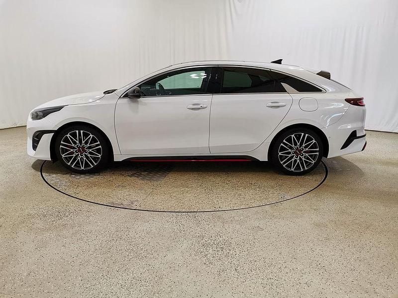 Gebraucht Kia ProCeed GT 204 PS (150 kW) 2023 (hw2) deluxe white met Limousine
