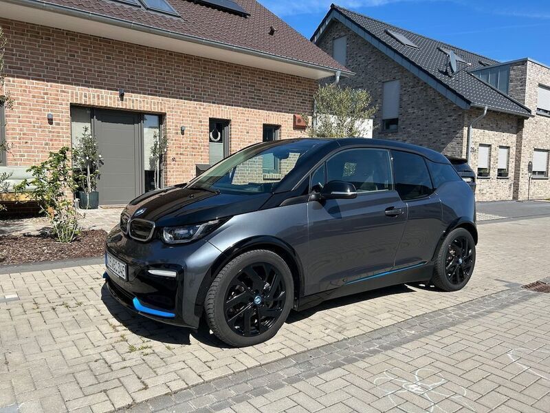 Grau Gebraucht 2020 BMW i3 Kleinwagen | 19.250 € (Fairer Preis) - Bild 1/4