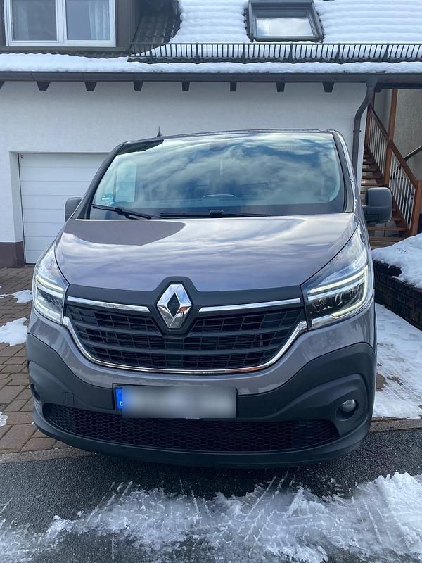 Grau Gebraucht 2020 Renault Trafic Van / Kleinbus | 22.990 € (Superpreis) - Bild 1/4