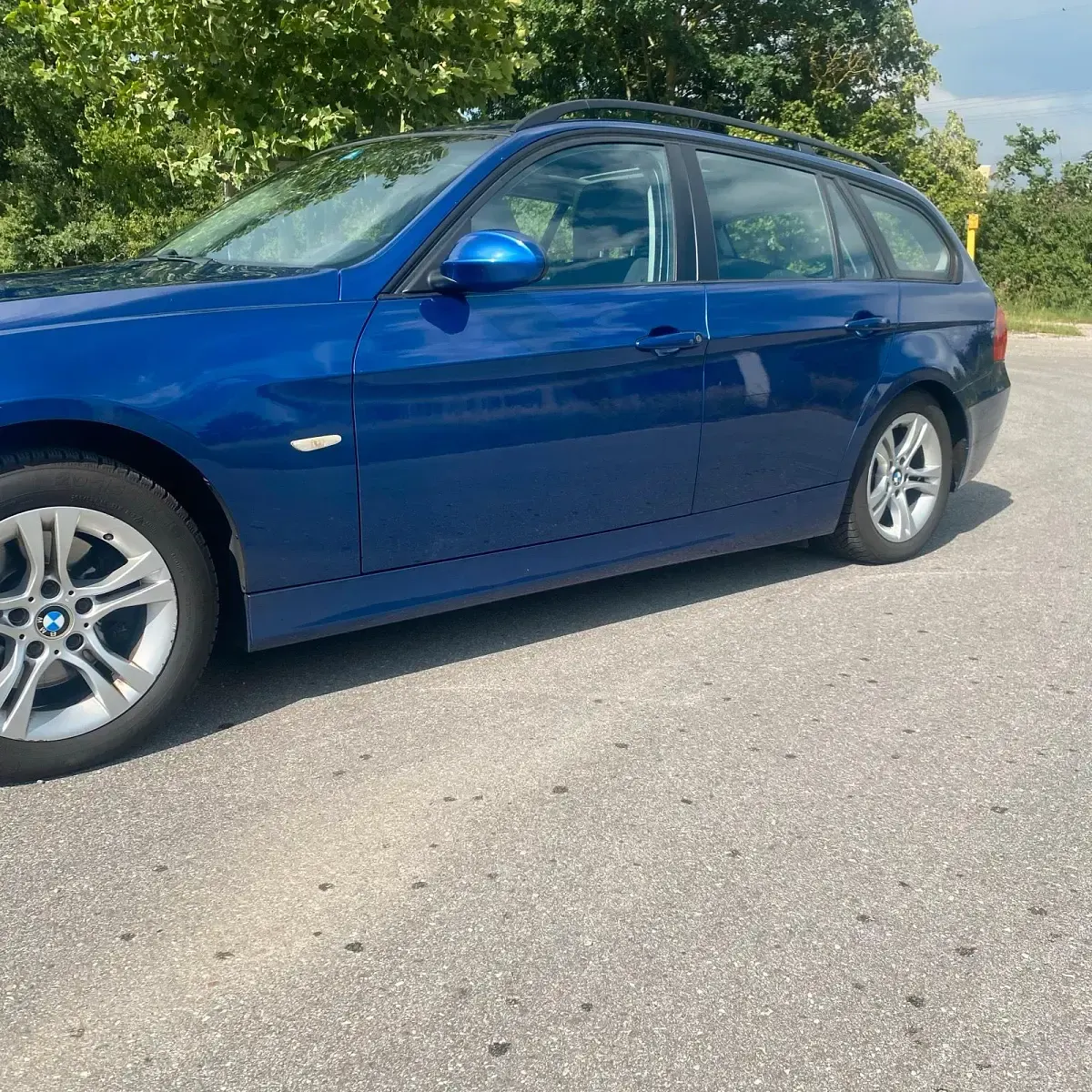 Gebraucht BMW 320 177 PS (130 kW) 2007 Blau Kombi