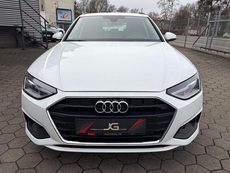 Gebraucht Audi A4 Sport 163 PS (119 kW) 2023 Weiß Kombi