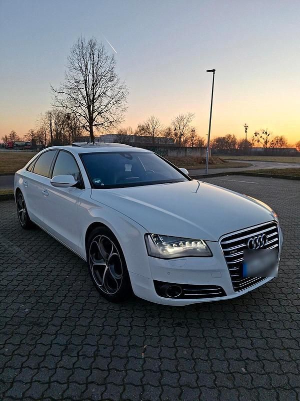 Second-hand Audi A8 410 CP (301 kW) 2011 Alb Berlinǎ
