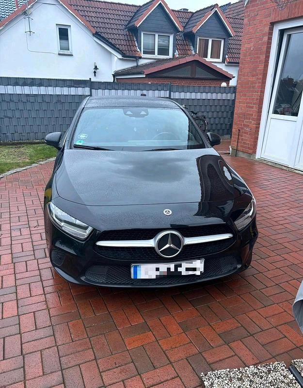 Gebraucht Mercedes A200 163 PS (119 kW) 2020 Schwarz Kleinwagen