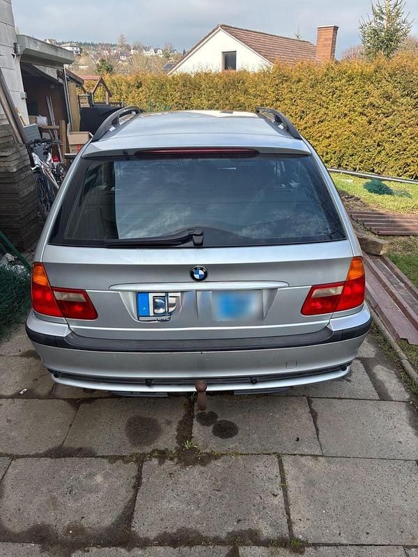Gebraucht BMW 320 150 PS (110 kW) 2002 Silber Kombi