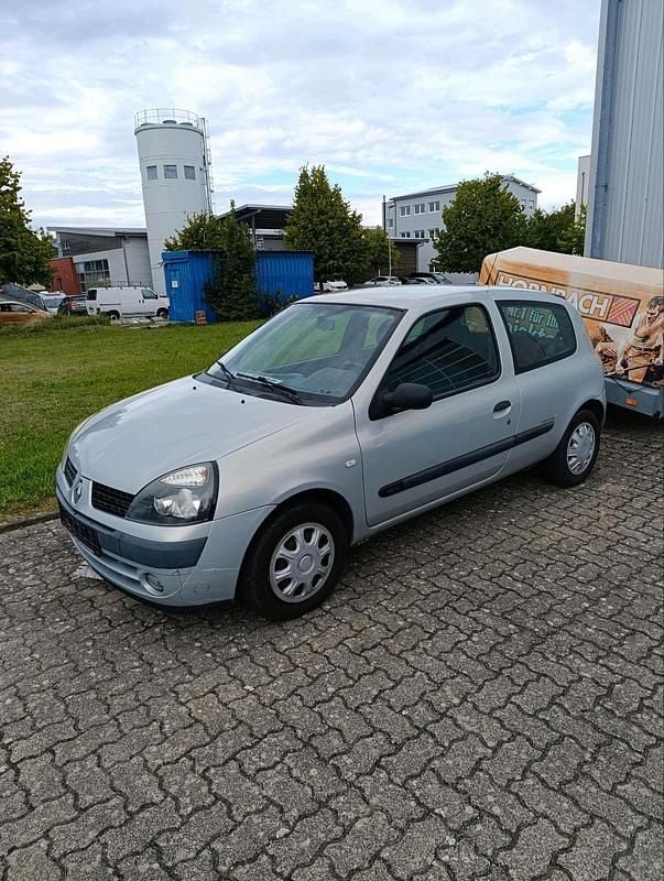 Grau Gebraucht 2003 Renault Clio II Kleinwagen | 990 € - Bild 1/4