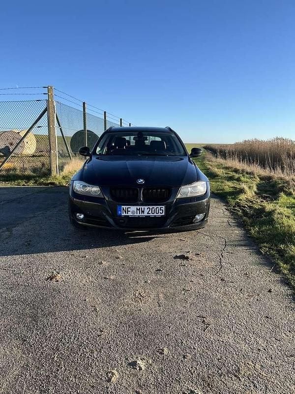 Gebraucht BMW 325 204 PS (150 kW) 2010 Schwarz Kombi