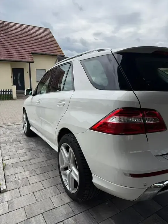 Gebraucht Mercedes ML350 258 PS (189 kW) 2015 Weiß SUV