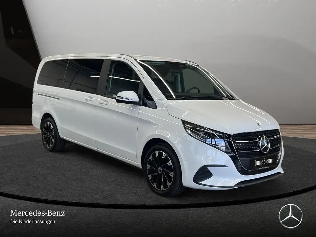 Gebraucht Mercedes V250 Style 190 PS (139 kW) 2025 Weiß Van / Kleinbus