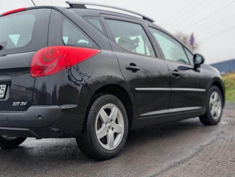 Gebraucht Peugeot 207 95 PS (69 kW) 2012 Schwarz Kombi