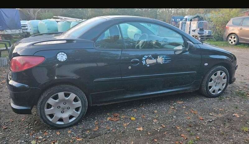 Schwarz Gebraucht 2004 Peugeot 206 Filou Cabrio | 1.250 € (Fairer Preis) - Bild 1/4