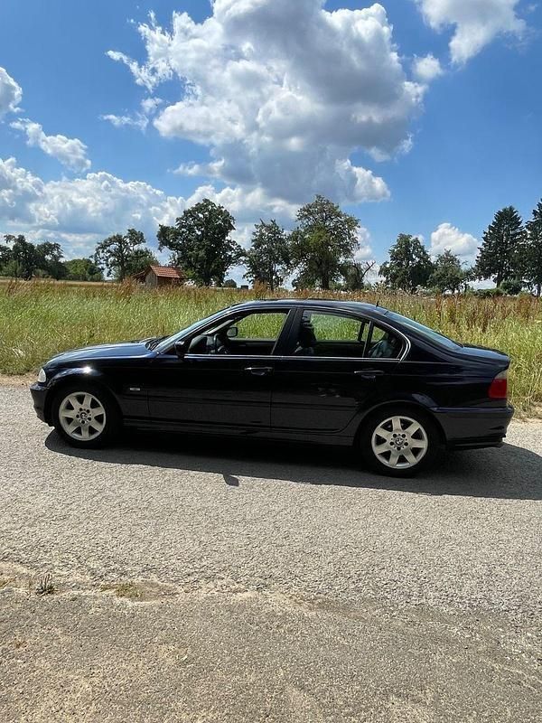 Blau Gebraucht 2000 BMW 323 Limousine | 3.350 € (Guter Preis) - Bild 1/4