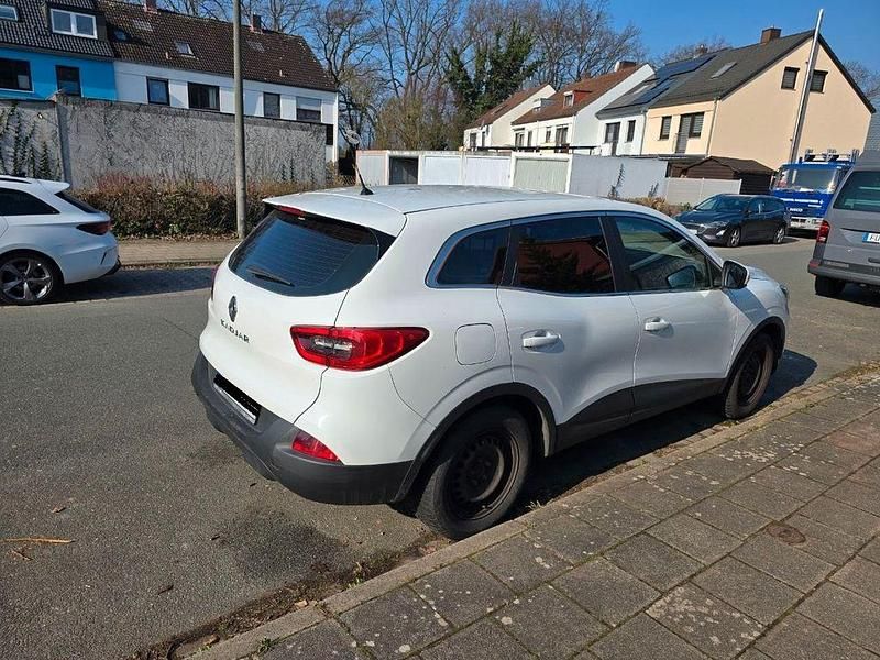 Gebraucht Renault Kadjar Life 131 PS (96 kW) 2016 Weiß SUV