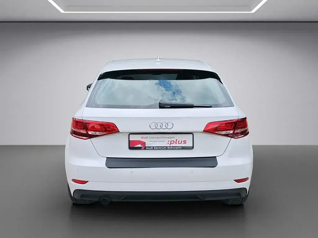 Gebraucht Audi A3 Design 116 PS (85 kW) 2017 Ibisweiß Limousine