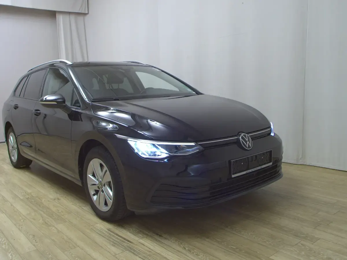 Gebraucht VW Golf VIII Life 150 PS (110 kW) 2023 Schwarz Kombi