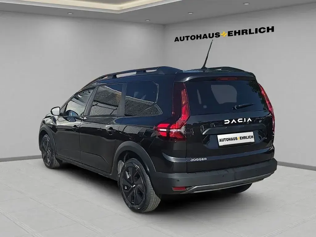 Neu Dacia Jogger Expression 110 PS (80 kW) 2025 Schwarz Van / Kleinbus