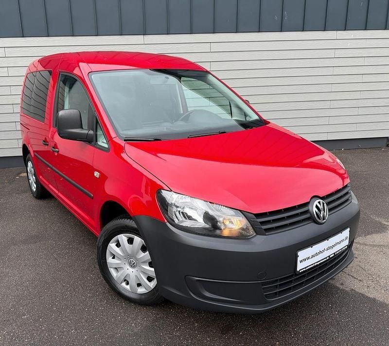 Rot Gebraucht 2011 VW Caddy Startline Van / Kleinbus | 9.650 € (Teuer) - Bild 1/4