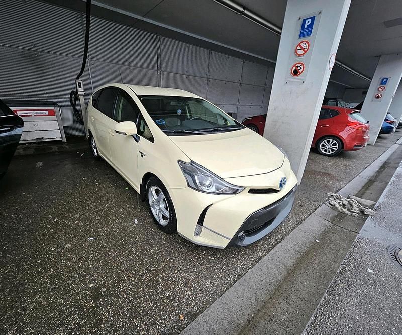 Gebraucht Toyota Prius+ 98 PS (72 kW) 2015 Weiß Van / Kleinbus