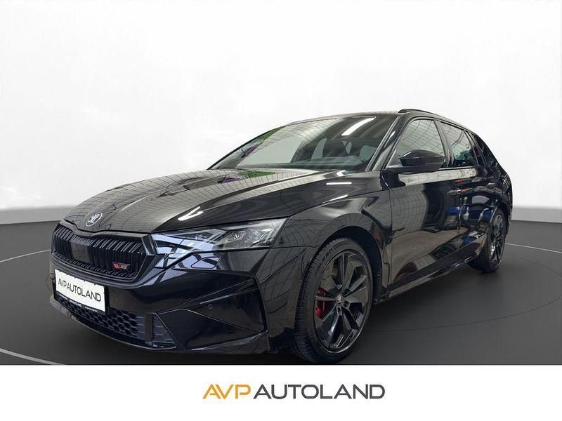 Schwarzmagic perleffekt Gebraucht 2025 Skoda Octavia RS Kombi | 37.498 € (Fairer Preis) - Bild 1/4