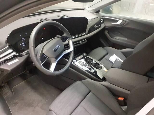Second-hand Audi A5 204 CP (150 kW) 2025 Albastru Break
