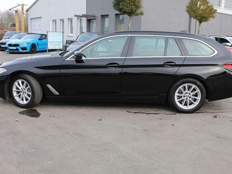 Gebraucht BMW 530 Performance 286 PS (210 kW) 2023 Schwarz ii Kombi