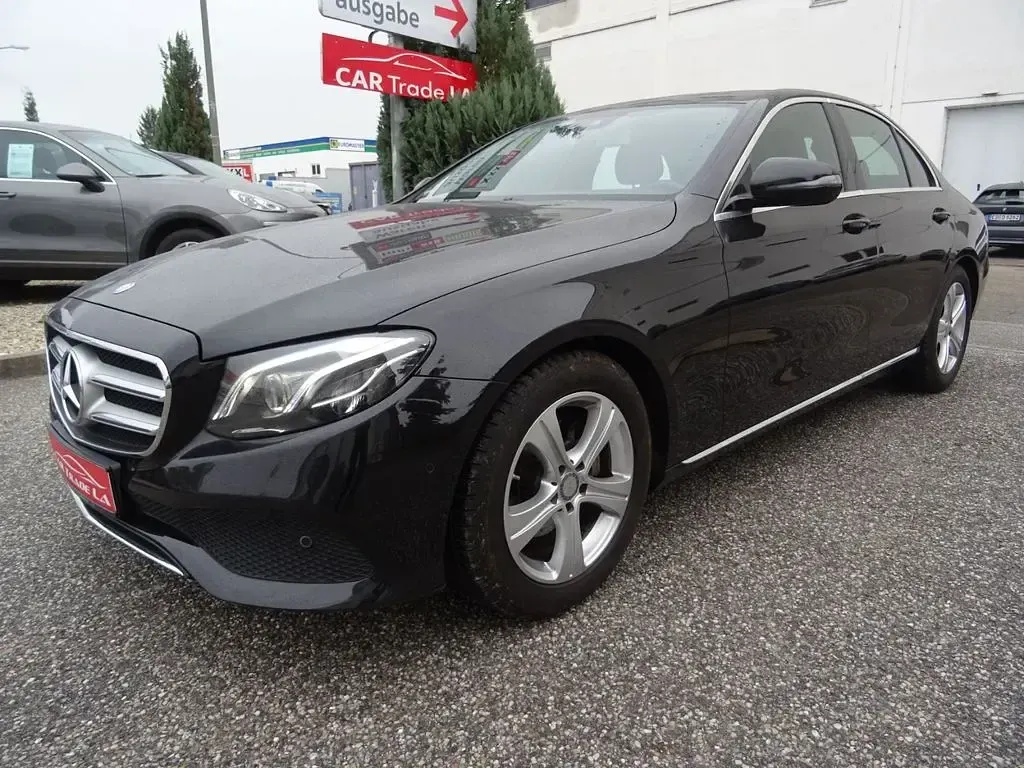 Gebraucht Mercedes E200 184 PS (135 kW) 2016 Obsidianschwarz  metalliclack Limousine