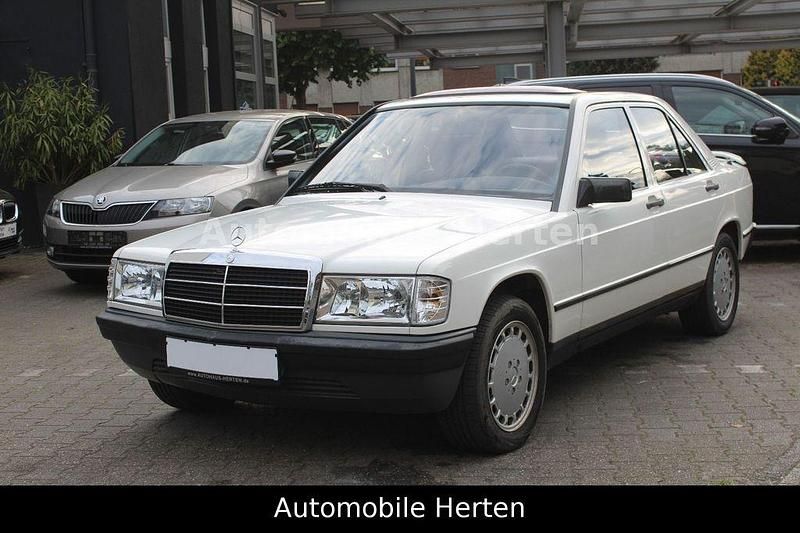 Weiß Gebraucht 1983 Mercedes 190 Limousine | 4.990 € - Bild 1/4