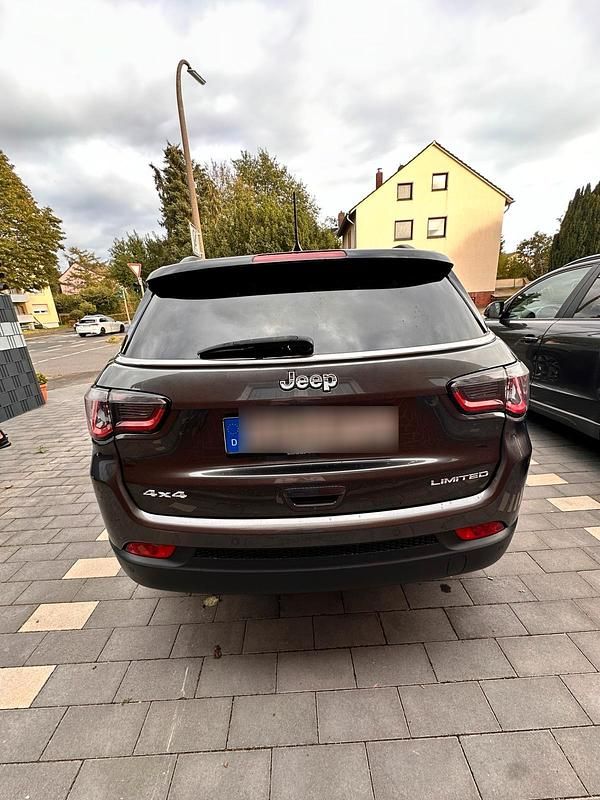 Grau Gebraucht 2017 Jeep Compass Limited SUV | 15.000 € (Fairer Preis) - Bild 1/4