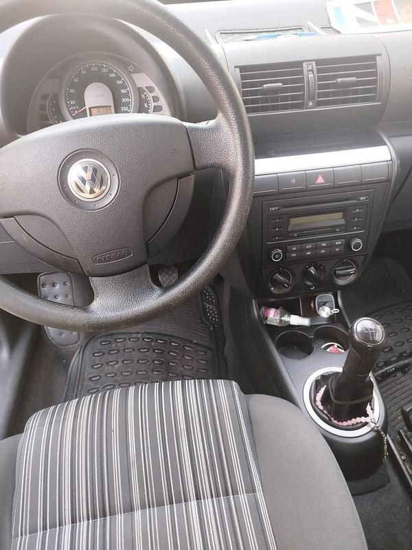 Second-hand VW Fox 55 CP (40 kW) 2006 Gri Hatchback