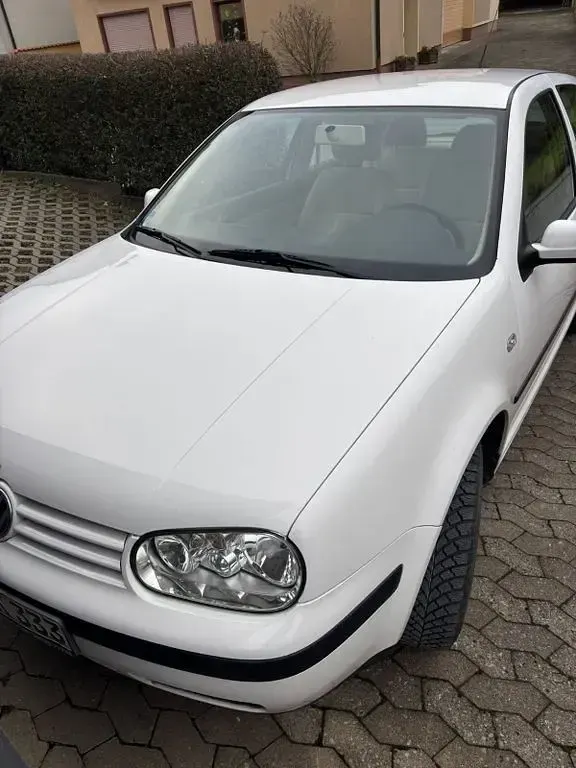Gebraucht VW Golf IV 75 PS (55 kW) 2001 Weiß Limousine