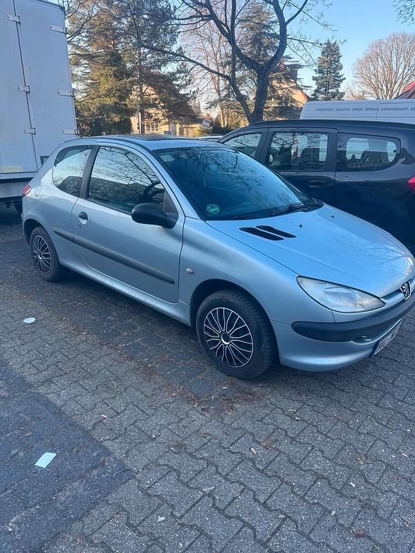 Gebraucht Peugeot 206 75 PS (55 kW) 2001 Silber Kleinwagen